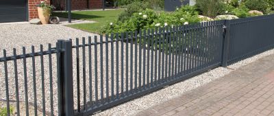 Aluminum Fence Service detail